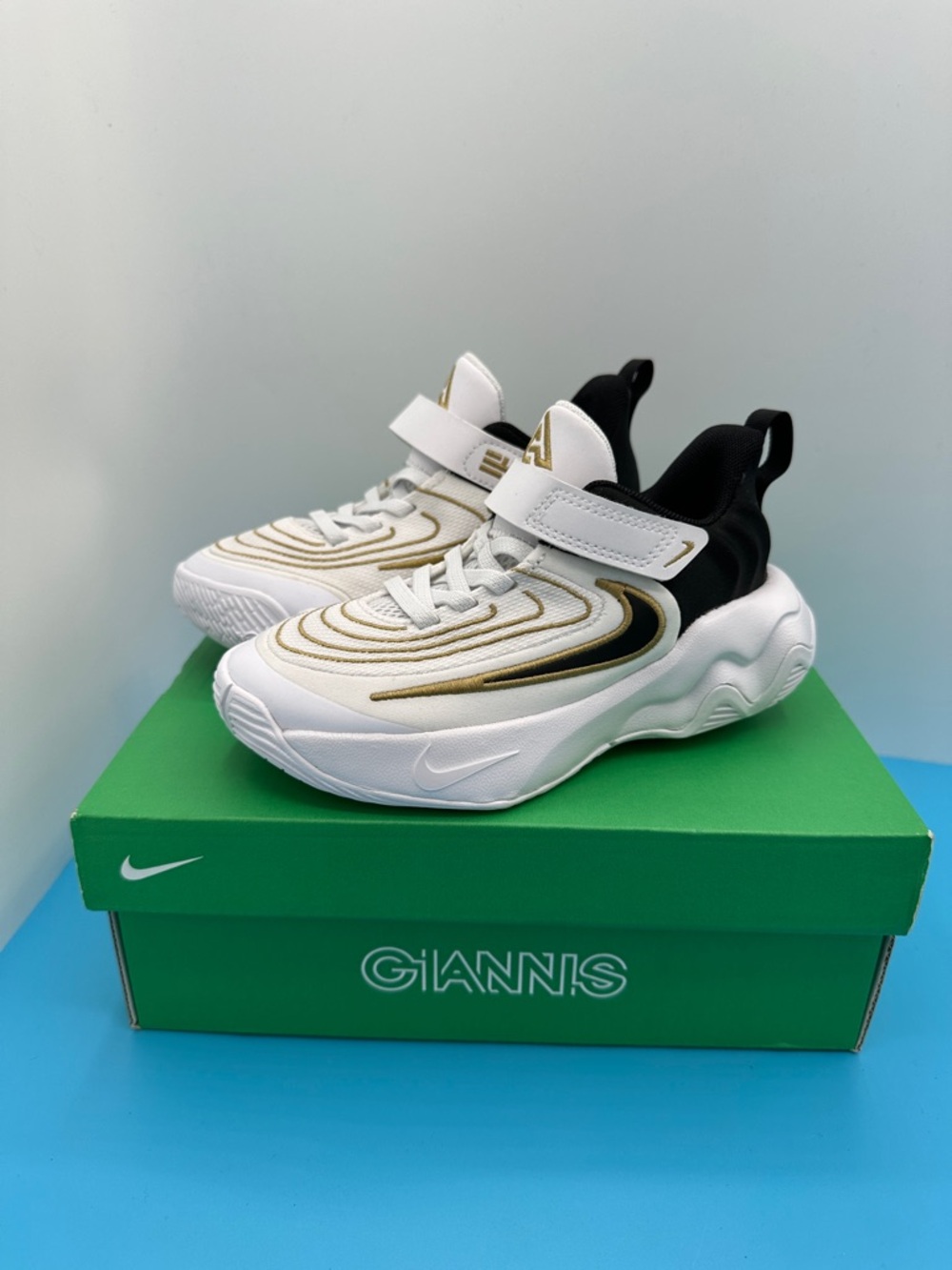 NEW! NIKE Giannis Immortality 4 -Youth Size 11c Brand New in box.